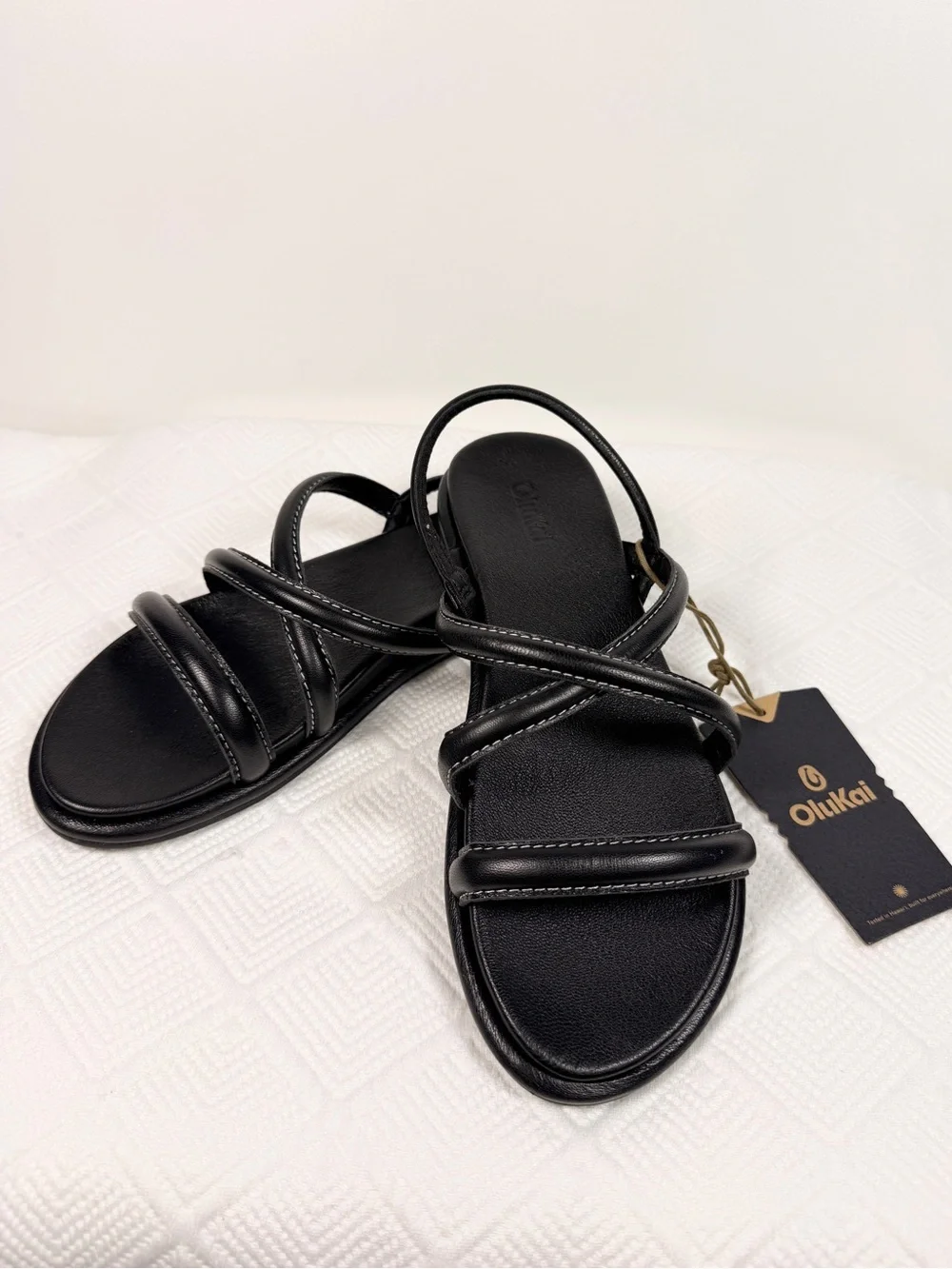 NWT OluKai Tiare Strappy Leather Sandals Black Women’s 8 Slingback Flat